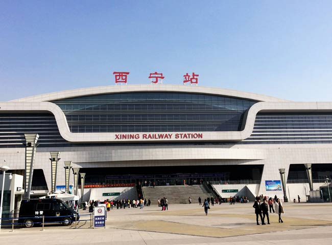 滦平西宁高铁站